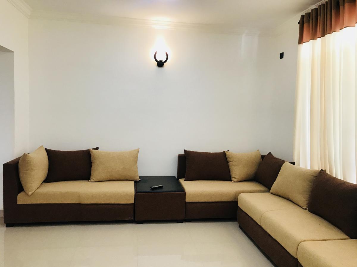 Hotel Royal White Tourist Rest Anuradhapura Exterior foto