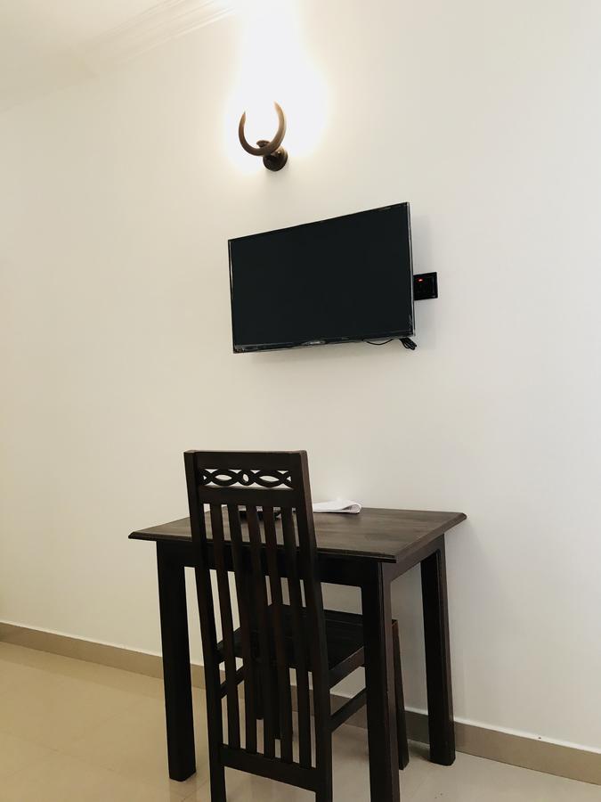 Hotel Royal White Tourist Rest Anuradhapura Exterior foto