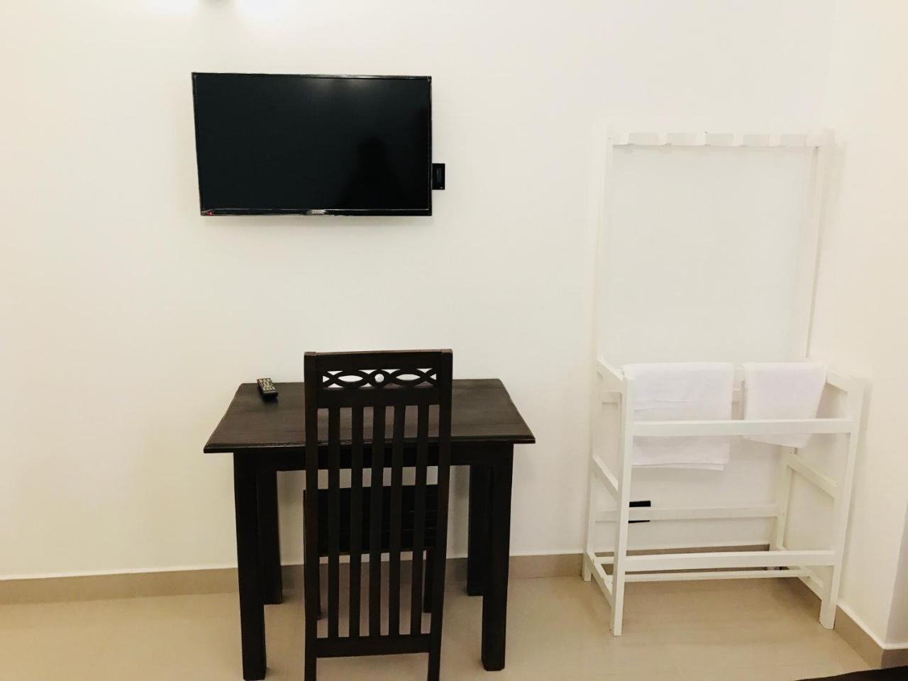 Hotel Royal White Tourist Rest Anuradhapura Exterior foto