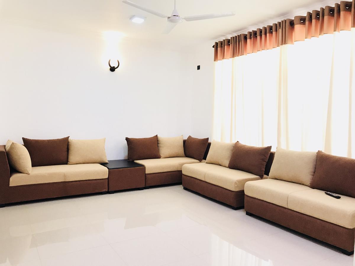 Hotel Royal White Tourist Rest Anuradhapura Exterior foto